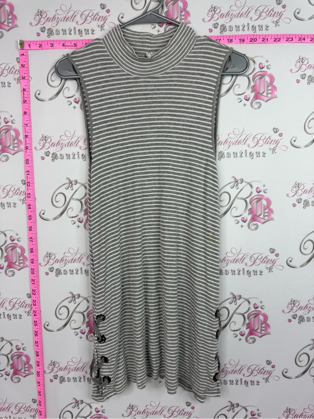 Cable & Gauge mini dress tie Gray and White Striped Sleeveless Mock Neck Dress